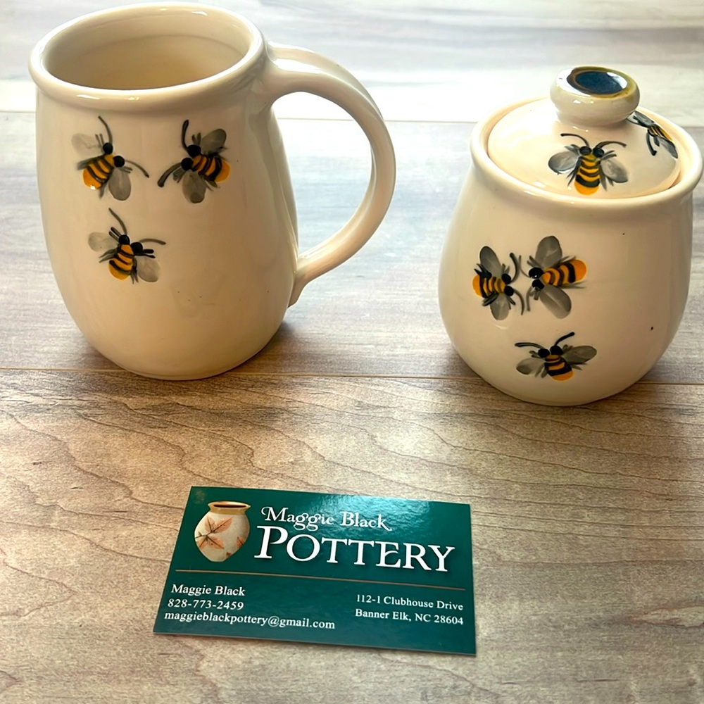 Maggie Black Bee 🐝 Pottery cup and honey server New- Both piece’s included